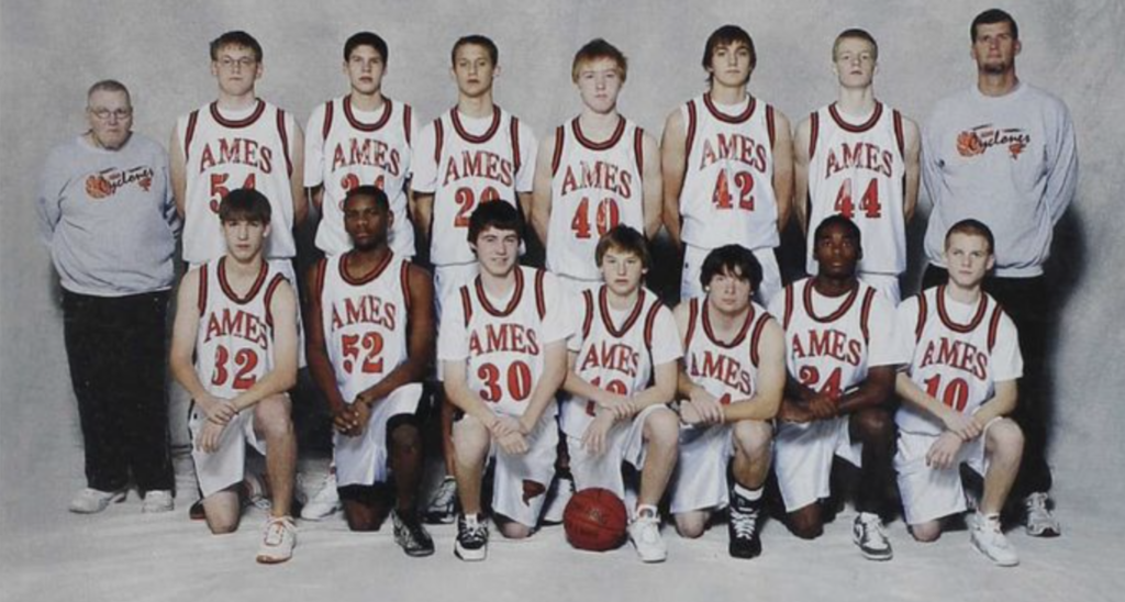 Sophomore basketball team photo from when Doug McDermott played
